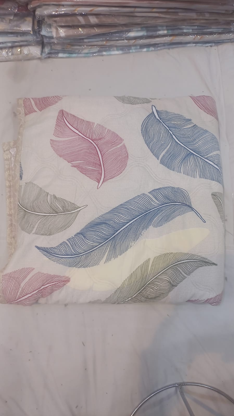 Feather print bedsheet cream white with pink blue grey feathers