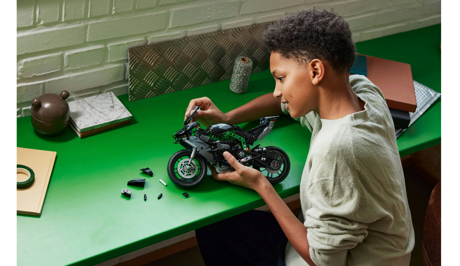 LEGO Technic Kawasaki Ninja H2R Motorcycle 42170